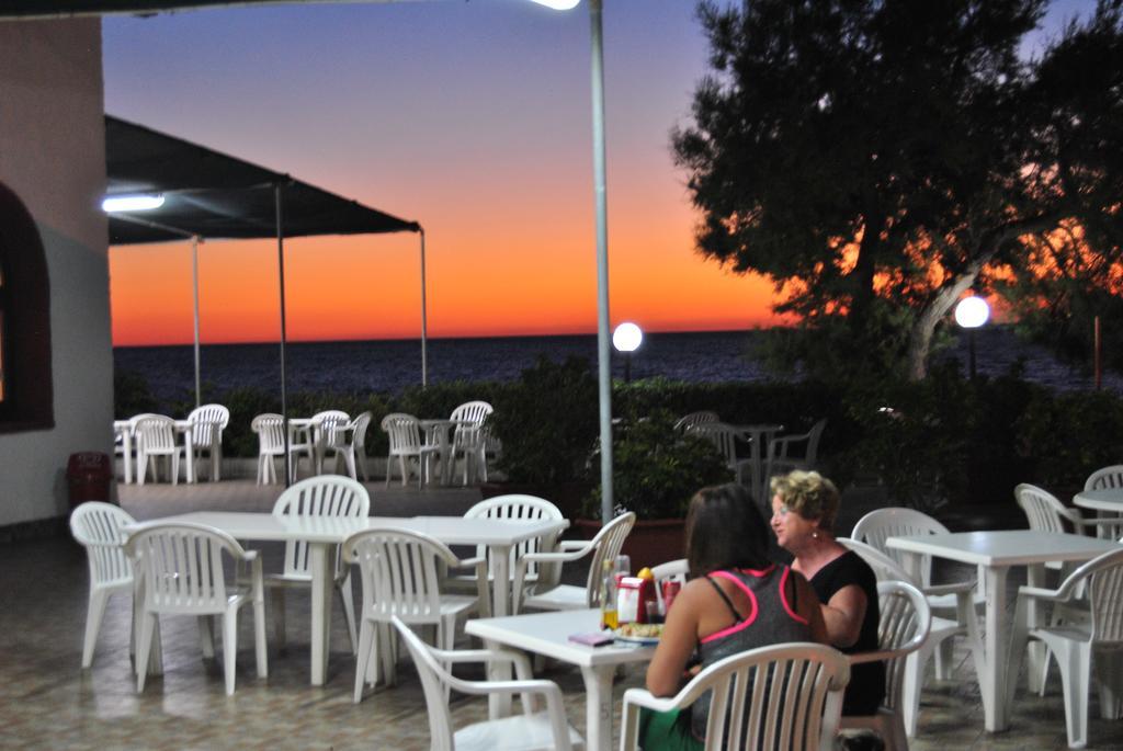 Camping B&B Gioiosa ג'ויוזה מריאה מראה חיצוני תמונה