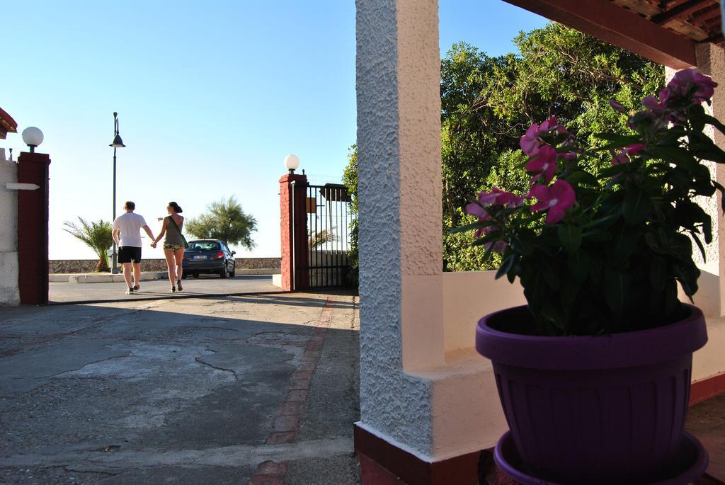 Camping B&B Gioiosa ג'ויוזה מריאה מראה חיצוני תמונה