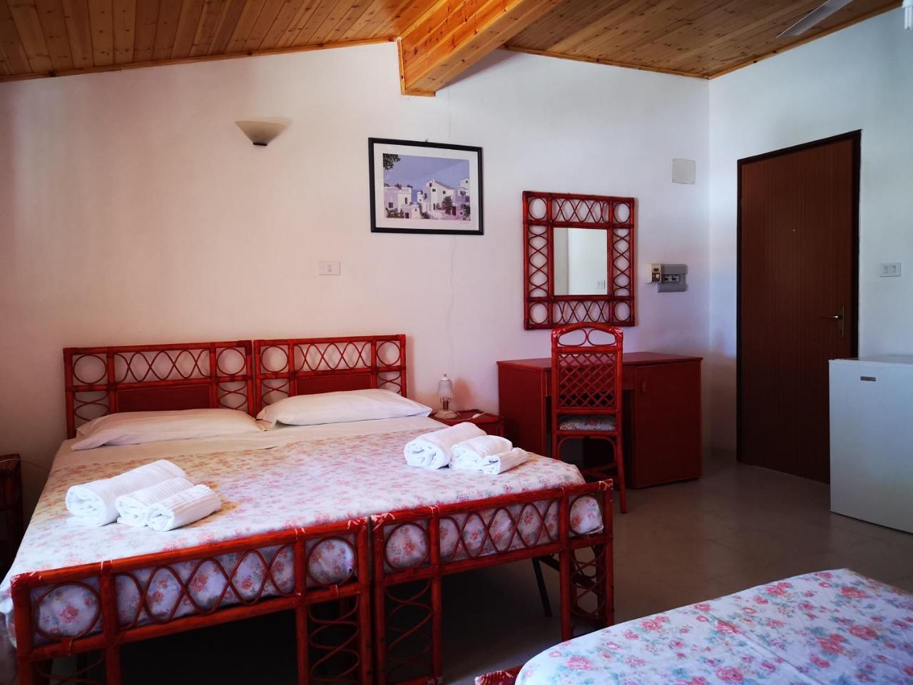 Camping B&B Gioiosa ג'ויוזה מריאה מראה חיצוני תמונה